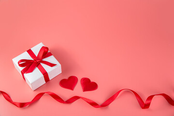 Image with red hearts.