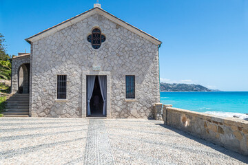 Fototapeta na wymiar Beautiful church near the sea in Bordighera