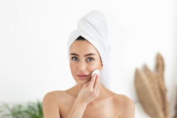 Pore cleansing, makeup remover and beauty care, cosmetology and dermatology at home