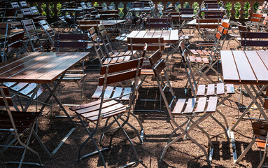 lerer Birgarten, Stühle