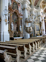 Die barocke Pfarrkirche in Toblach. Toblach, Suedtirol, Italien, Europa --
The baroque parish...