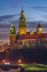 Wawel Castle and Wawel cathedral seen from the Vistula boulevards in the morning - 474274832