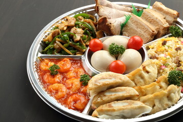 中華オードブル　黒バック　スペース