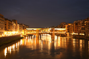 Fototapeta na wymiar Ponte Vecchio bridge in Florence, Italy.