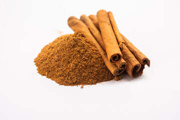 Cinnamon sticks and powder