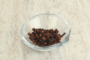 Dry Clove aroma in the bowl