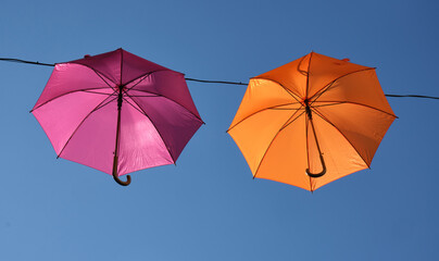Bunte Regenschirme