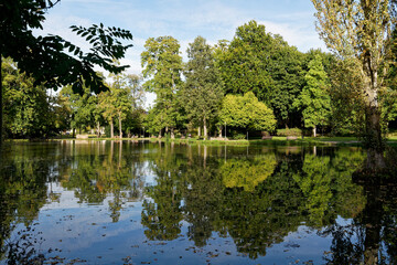 Obraz premium Englischer Garten Meinigen, Landkreis Schmalkalden-Meiningen, Thüringen, Deutschland