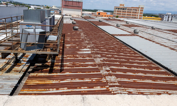 Telhado com corros&atilde;o