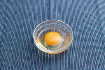 新鮮で栄養たっぷりの平飼い卵