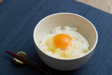 炊きたてご飯と平飼い卵の卵かけご飯