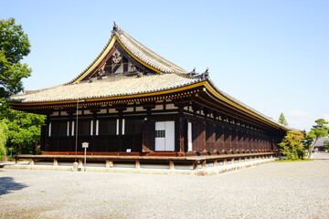 Obraz premium Traditional Temple, Sanjusangendo or Rengeo-in in Kyoto, Japan - 日本 京都 蓮華王院 三十三間堂 