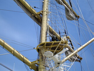 rigging of a sailing ship