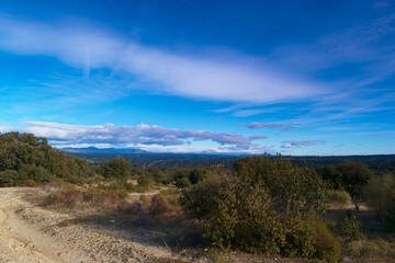krajobraz widok góry drzewa niebo chmury