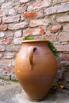 pot on the wall