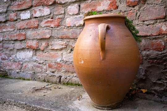 pot on the wall