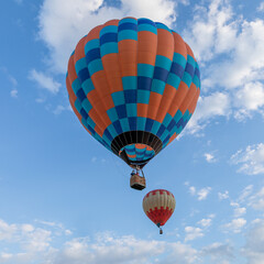 Obraz premium Balloons on sky background bottom view. close up