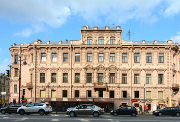 Fototapeta na wymiar The Yakovlevs' apartment building on Nevsky Prospect. Mezzanine with putti figures. Saint Petersburg. Russia