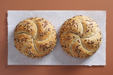 Buns with flax-seeds