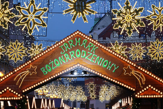 Piękny i kolorowy, Jarmark Bożonarodzeniowy na rynku na wrocławskiej star&oacute;wce. 