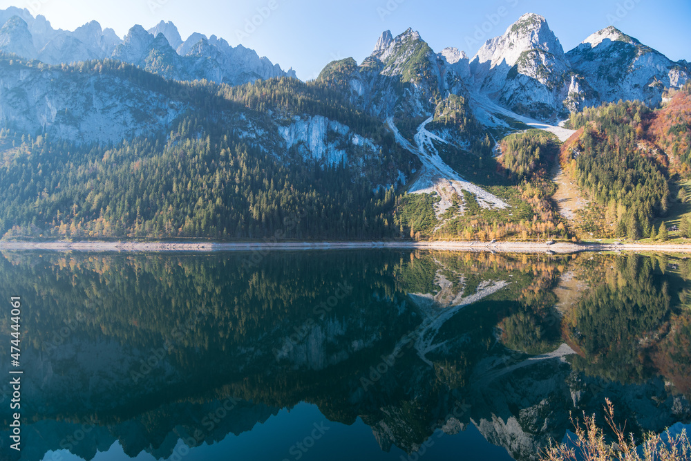 Wall mural Beautifu view of  Vorderer Gosausee Lake during the autumn - Gosau, Austria