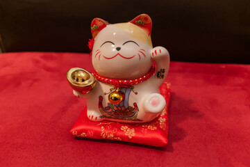 Maneki neko Bianchino, luck bringer cat