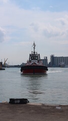 Obraz premium tug boat in the port