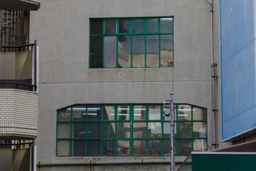 レトロな窓と壁　赤塚、板橋区、東京、日本