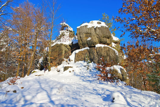 Zittauer Gebirge, der Felsen Hieronymusstein im Winter - Zittau Mountains, the rock Hieronymusstein in winter