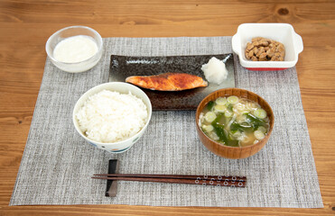 健康に気をつかった朝食イメージ