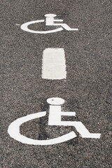 Emplacement réservé aux handicapés.
