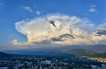 Cumulonimbus sur la chaine de Belledonne