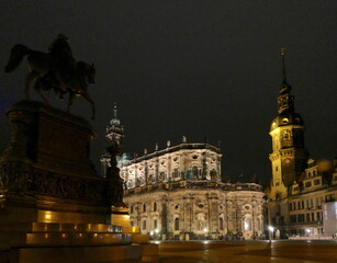 Das Residenzschloss in Dresden bei Nacht
