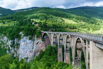 Fototapeta na wymiar Old big bridge in Durdevica