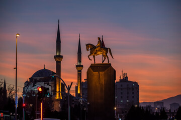 Obraz premium Evening view of the republic square in Kayseri