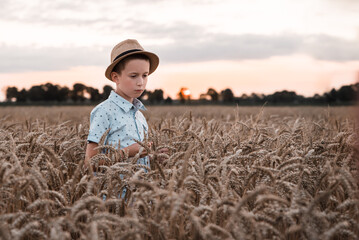Dziecko na polu - on the field © Katarzyna