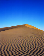 Grandes dunes de sable et ciel