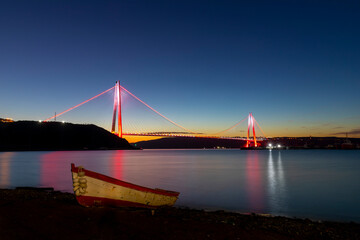 Obraz premium Yavuz Sultan Selim Bridge night exposure, İstanbul, Turkey