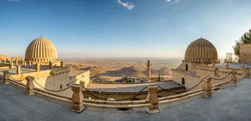 Fototapeta premium Panorama of Zinciriye Medresesi in Mardin, Turkey