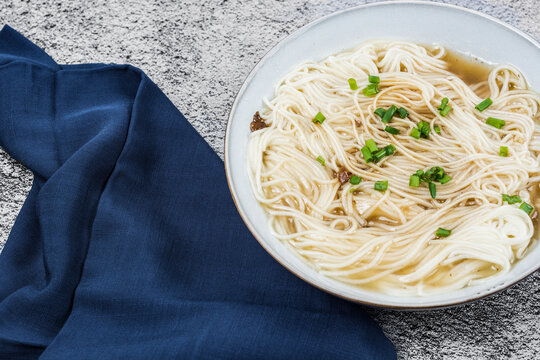 healthy chinese  noodles with vegetables and egg
