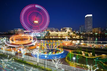 Foto op Plexiglas Yokohama Minatomirai Pretpark Verlichting Nachtzicht © jiro