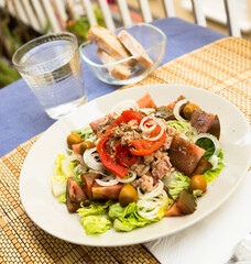 mediterranean vegetable salad with tuna