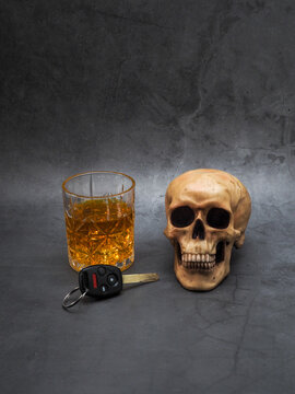 Don't Drink and Drive - Skull, Keys and Drink