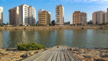Vega Baja del Segura - Guardamar del Segura - Vistas de edificios en desembocadura del río Segura