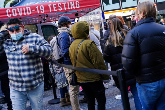 People queue for COVID-19 tests in New York