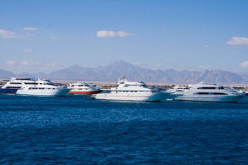Fototapeta na wymiar Seaport and yacht anchorage in Hurghada on the Red Sea.