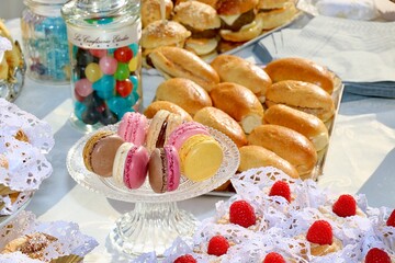 MACARONS BUFFET SANDWICH BONBONS 
