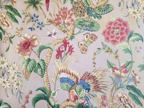 Old-fashioned Mauve Wallpaper Pattern With Bird And Flowers