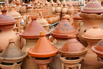 Fototapeta na wymiar Moroccan clay cooking pots and jugs