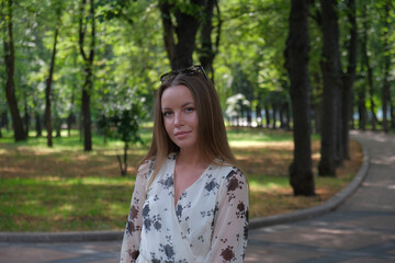 Fototapeta premium woman in a park